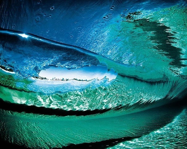 Подборка потрясающих фотографий волн, сделанная гавайским фотографом Clark Little. X_5f13f119