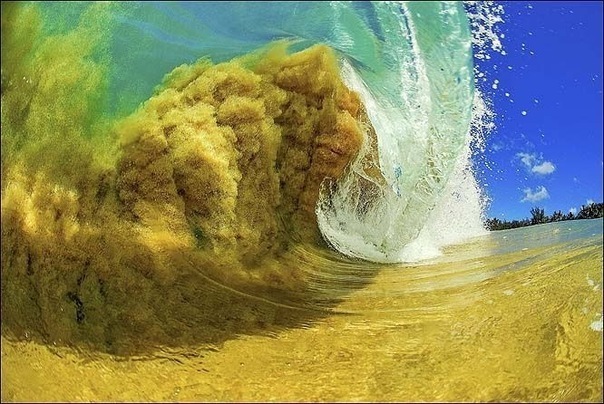 Подборка потрясающих фотографий волн, сделанная гавайским фотографом Clark Little. X_f82bbb81