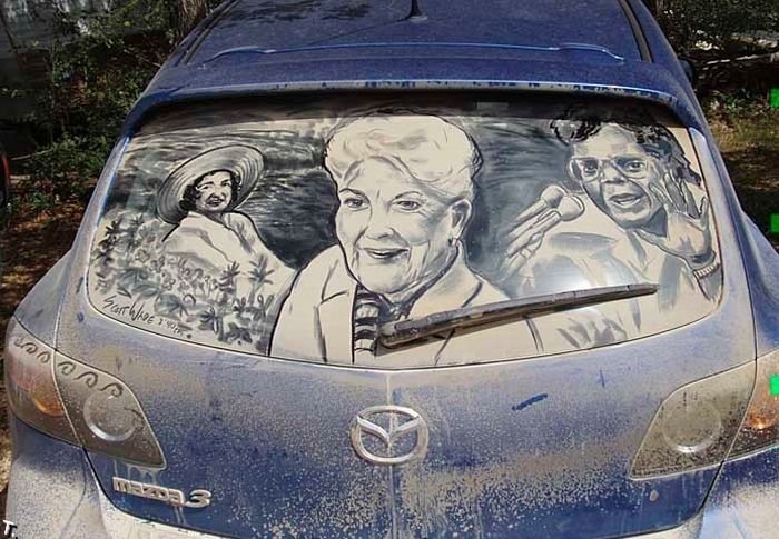 Рисунки на грязных автомобилях. фото Y_49ef1335